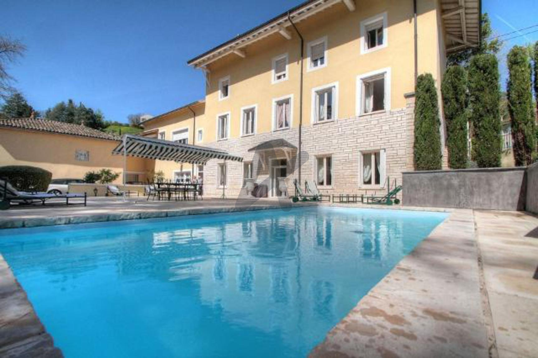 vente SaintCyr au Mont d'Or