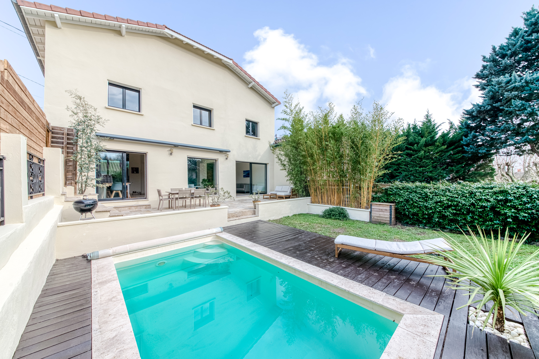 Caluire - Boutary: Une maison familiale de 205m2, 5 chambres, terrasse, jardin, piscine.