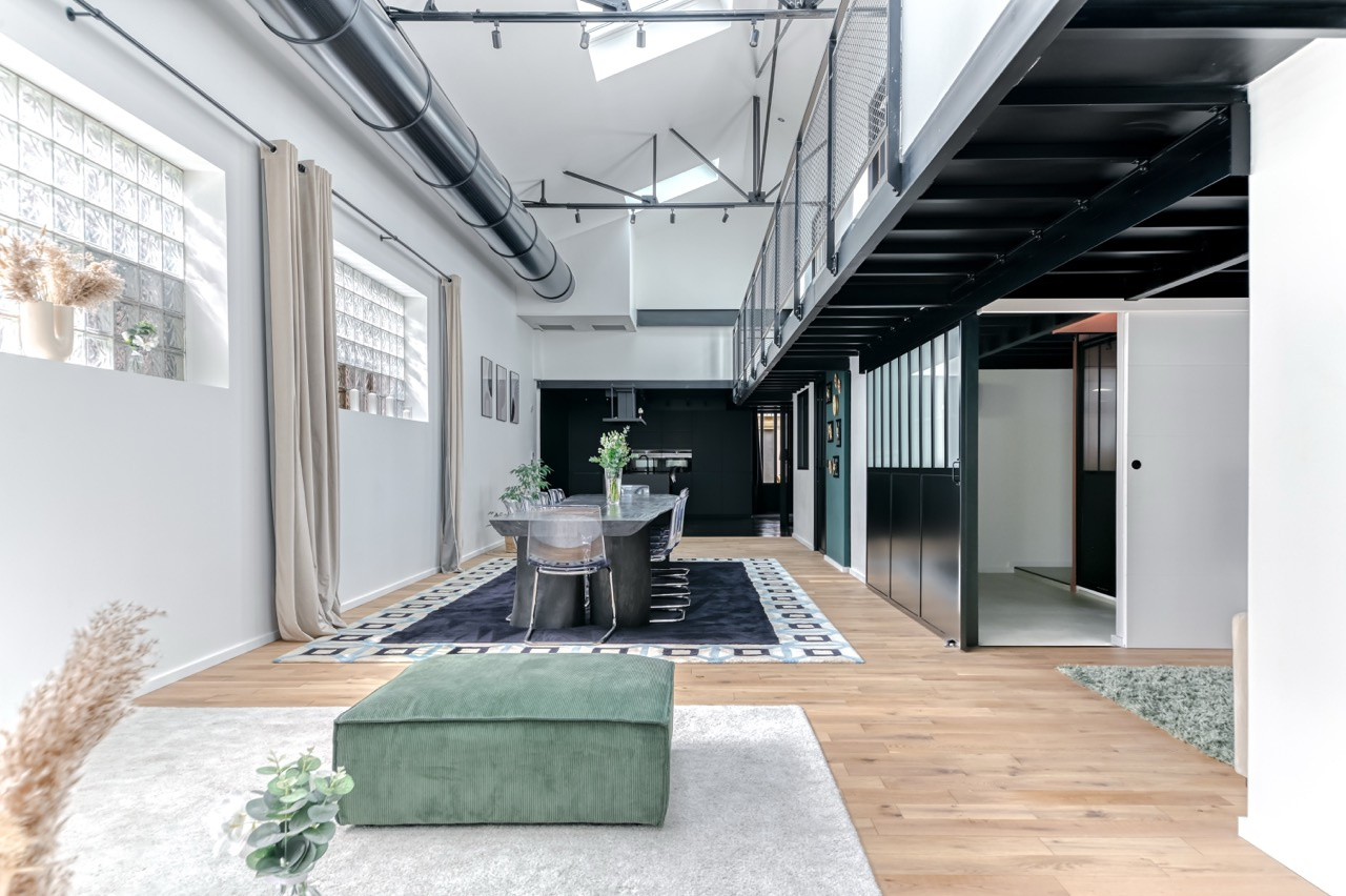 LYON 7 GERLAND. Un loft de caractère de  226m2- Ancien studio de danse réhabilité