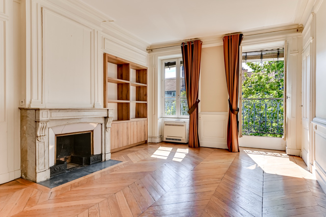 Lyon 6 - FOCH: Un appartement dernier étage, 2 chambres, 103m2.