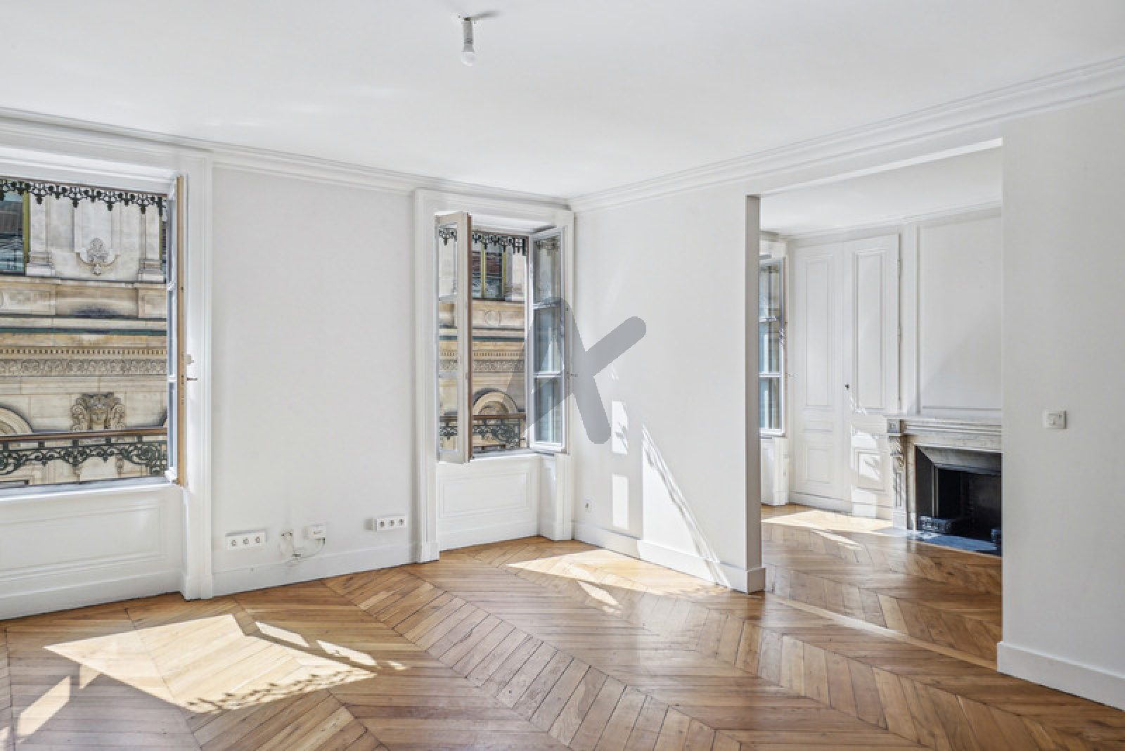 Appartement duplex en étage élevé vue sur la Bourse